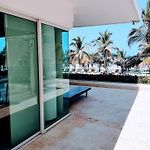 Apartamento con vista frontal al mar.