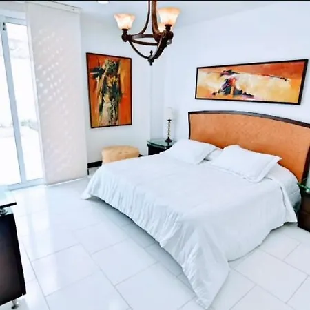 Apartamento Con Vista Frontal Al Mar. Cartagena