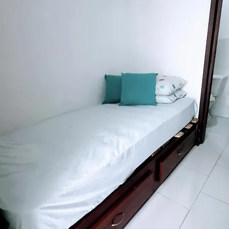 Con Vista Frontal Al Mar. Apartamento Cartagena