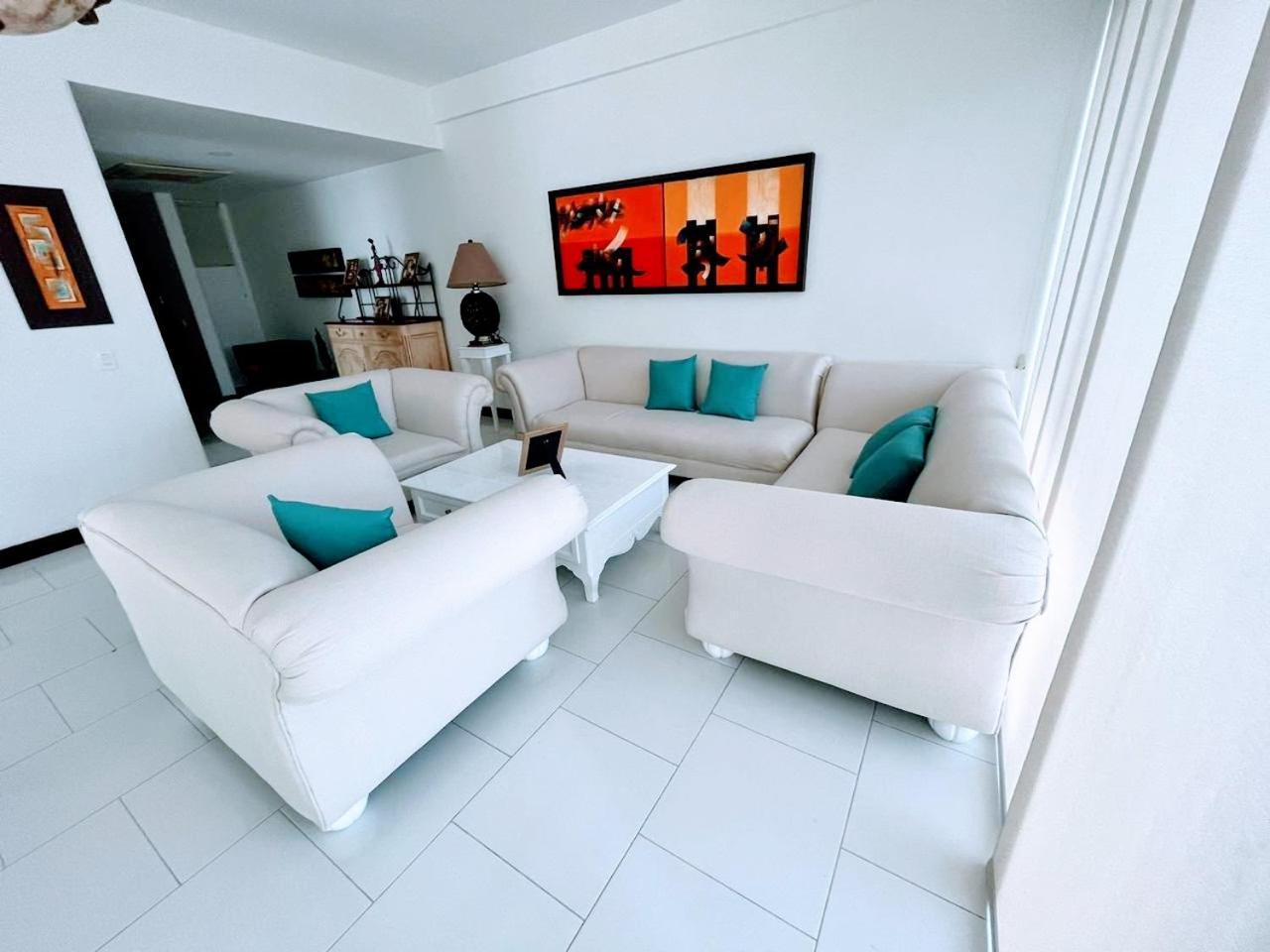 Apartamento Con Vista Frontal Al Mar. *