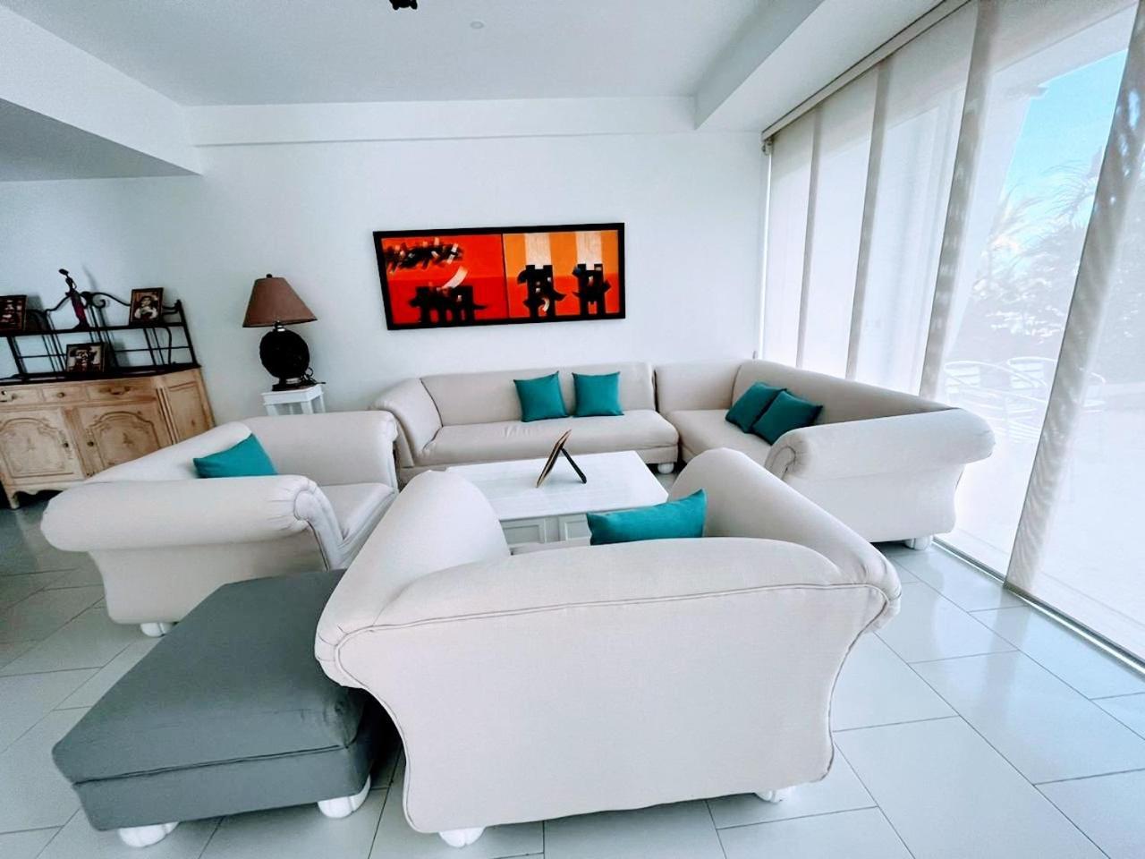 Con Vista Frontal Al Mar. Cartagena