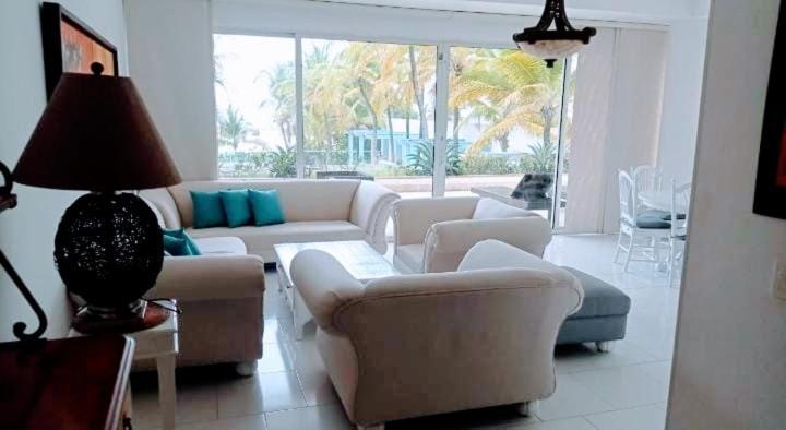 Apartamento Con Vista Frontal Al Mar. *