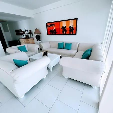Apartamento Con Vista Frontal Al Mar. *
